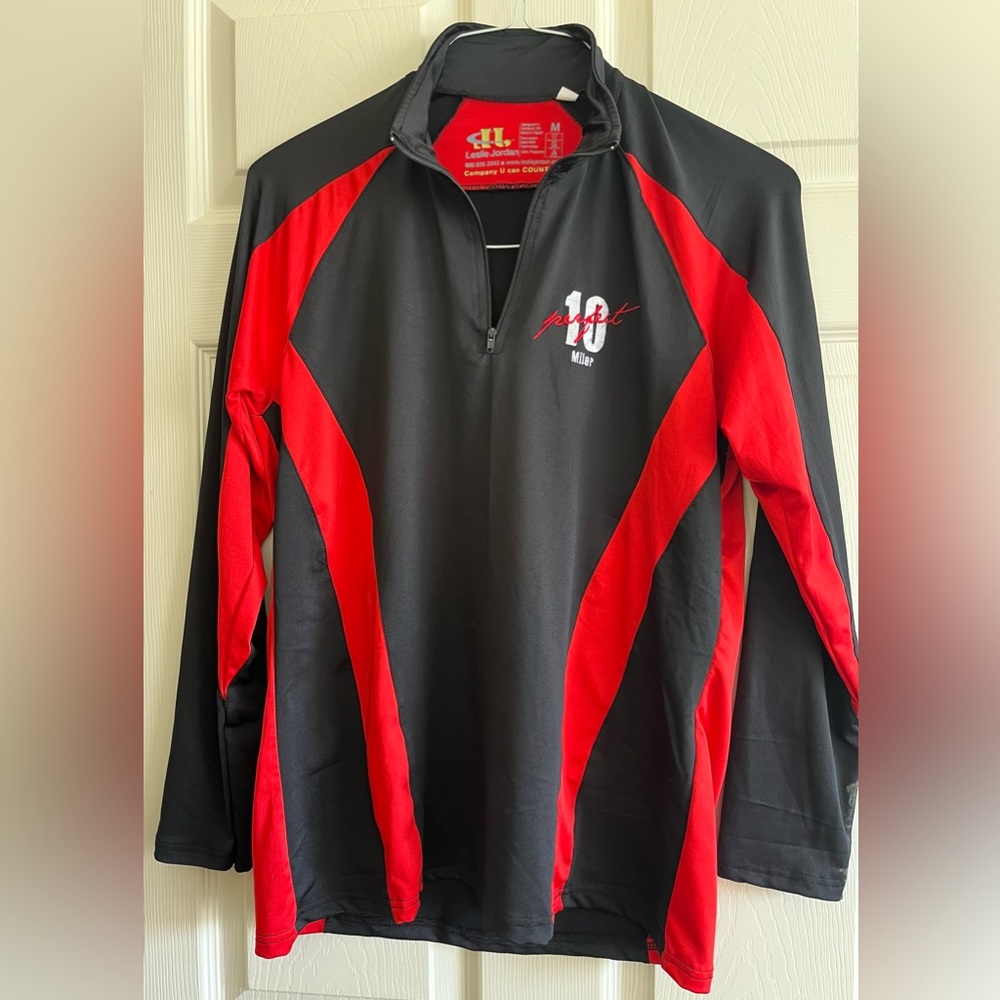 Women’s Performance Long Sleeve Running Shirt Size Medium  Color Red/Black